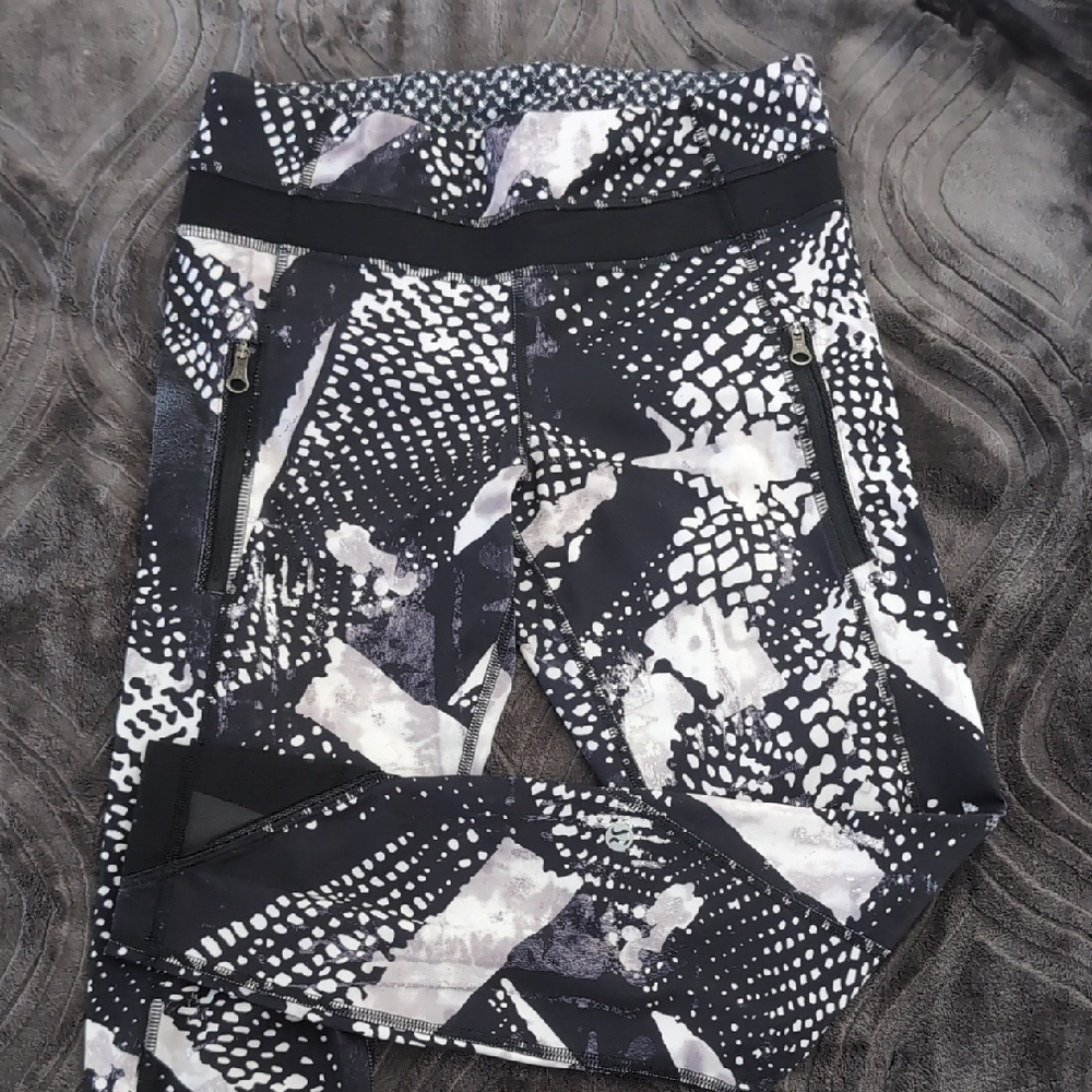 Lululemon Athletica Size 4 Leggings Side Zip Pockets